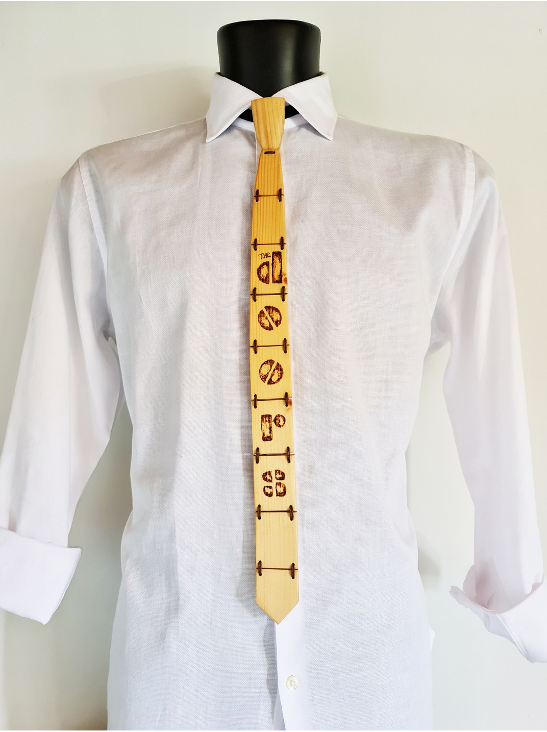 Cravatta in legno di abete