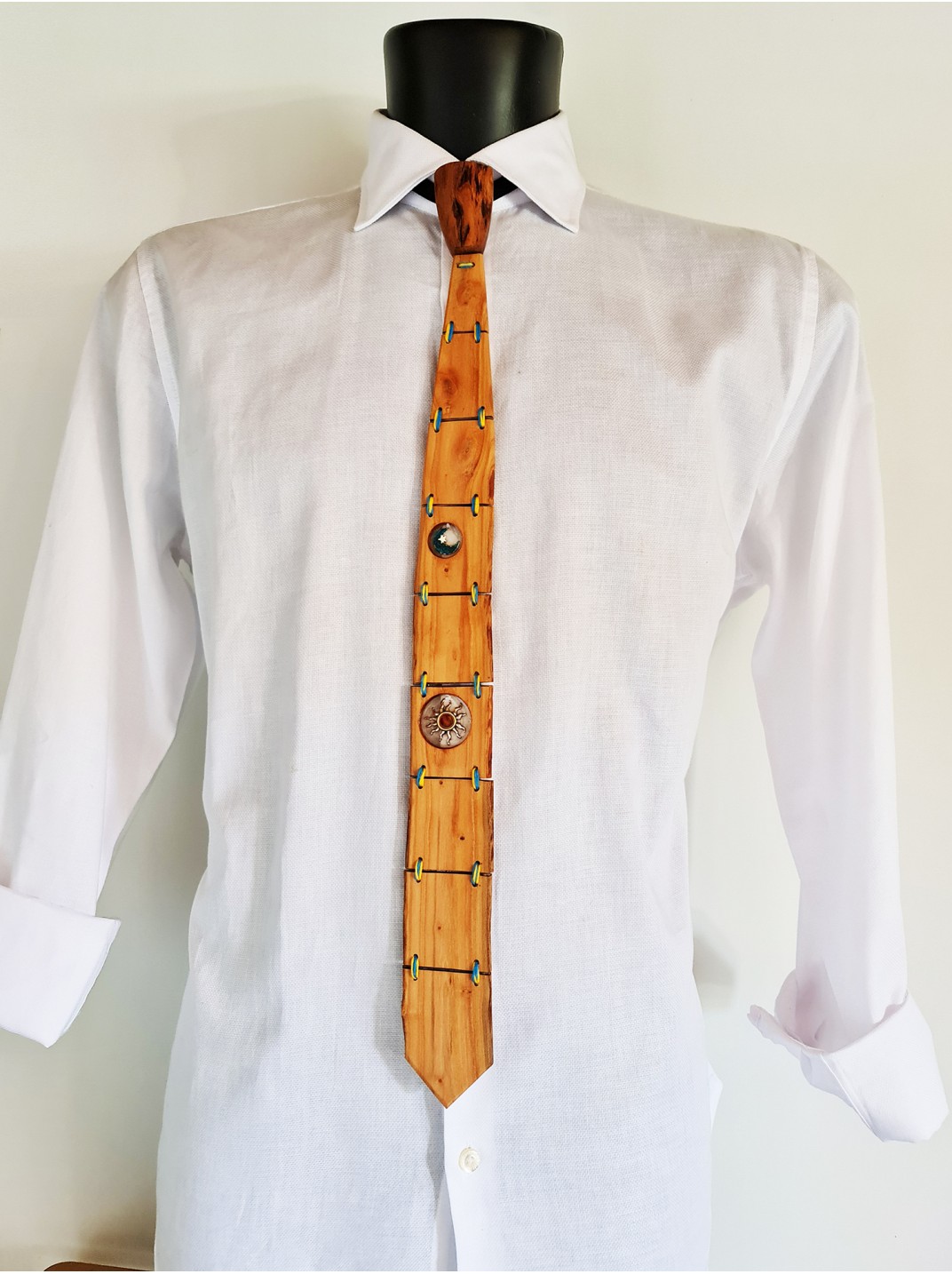 Cravatta in legno di Pruno