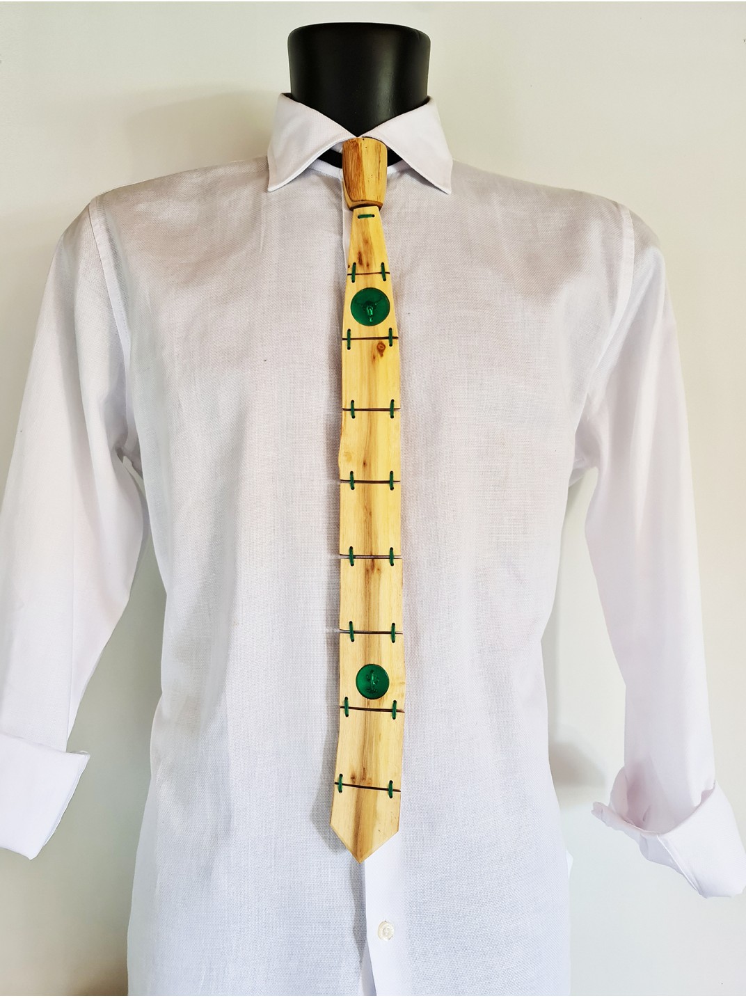 Cravatta in legno di Acacia